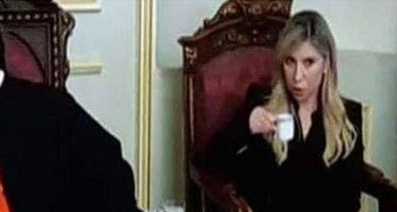 نائبة لبنانية تثير الجدل بعد تناول القهوة في نهار رمضان