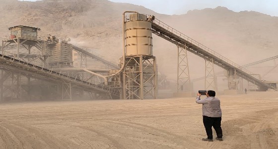 بالصور.. ضبط مخالفات لنظام البيئة في إحدى كسارات وادي النقمي بالمدينة