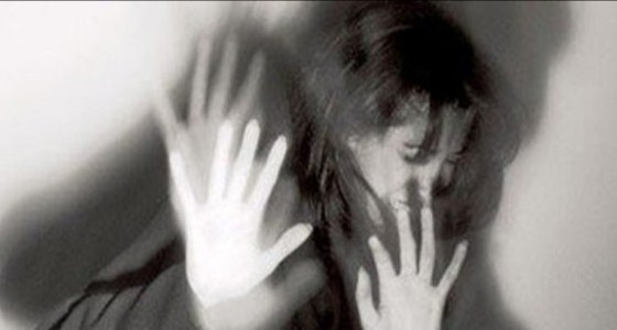 شاب يعتدي جنسيا بالقوة على سائحة روسية أمام المارة