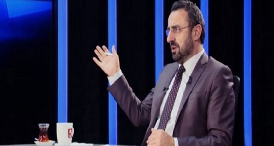 خبير اقتصادي تركي: الحزب الحاكم يحكم بسياسة الضرائب والإتاوات