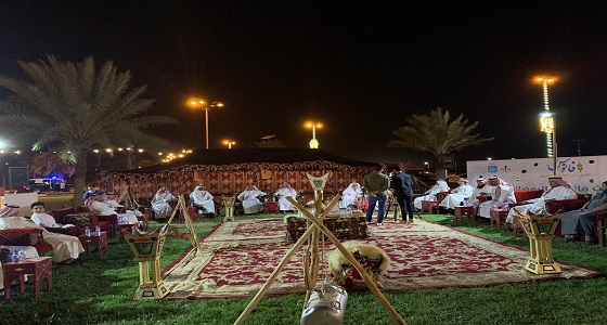 ” فانوس عرعر الرمضاني ” ..شعراء ومثقفين تحدثوا عن الماضي والحاضر لعرعر بالخيمة الإعلامية