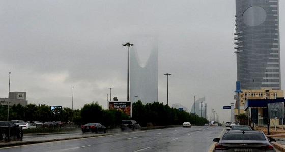 تنبيه.. استمرار هطول أمطار على الرياض