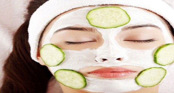 رجل في دعوى طلاق ” زوجتي تهتم بمستحضرات تجميل أكثر مني “