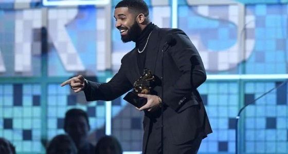 بعد اتهامه بشراء صمت ضحيته.. ” دريك ” يتلقى تعويضات عن تهمة الإغتصاب