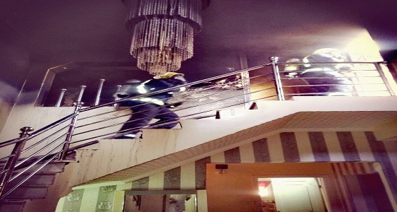 إصابة شخص إثر اندلاع حريق في ملحق عمارة بالمدينة المنورة