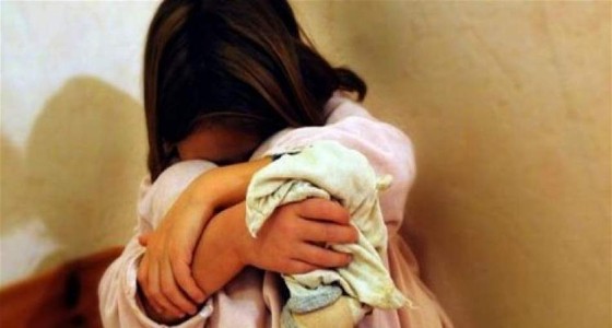 طفلة تدخل في حالة حرجة بعد محاولة اغتصابها