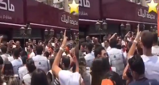 لبنانيون يحاولون طرد السوريين من وطنهم (فيديو)