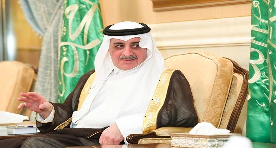 بالصور.. أمير تبوك يلتقي أهالي المنطقة في جلسته الأسبوعية