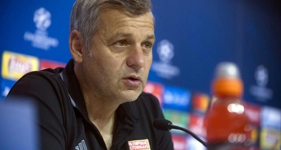 الهلال يقترب من التعاقد مع مدرب ليون