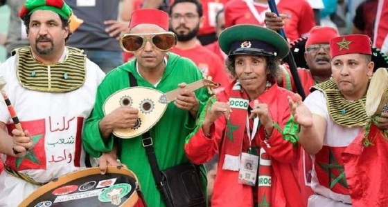 بالفيديو.. مشهد مؤثر بين الجماهير المصرية والجزائرية والمغربية بكأس الأمم الإفريقية
