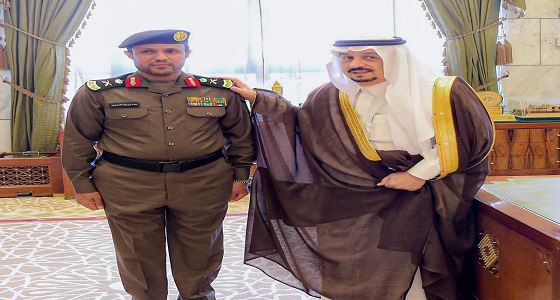 أمير الرياض يقلد نائب مدير شرطة المنطقة رتبته الجديدة