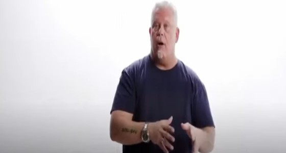 بالفيديو.. جندي أمريكي خطط لتفجير مسجد فاعتنق الإسلام!