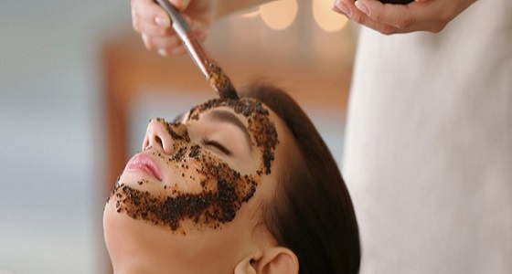 لتفتيح بشرتك في العيد.. 3 وصفات سحرية للقهوة لنضارة وبياض البشرة
