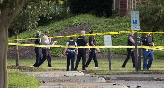 موظف يقتل ويصيب 18 شخصا بطلقات نارية