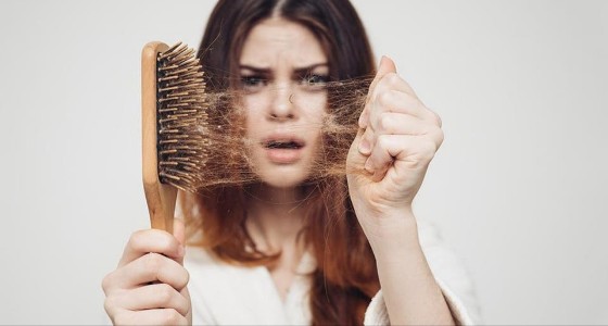 الاستحمام بكثرة في الصيف يتسبب في هلاك الشعر