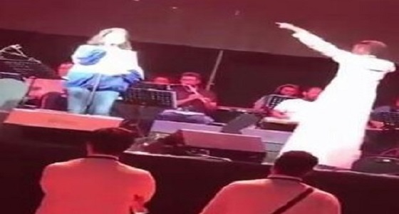 بالفيديو.. لحظة تحضير الملحن ” سهم ” لحفله المنتظر إقامته في جدة 