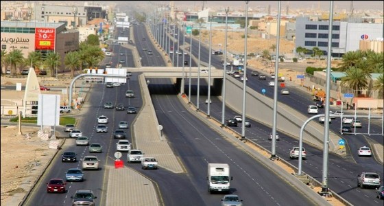 إغلاق تقاطع طريقي الإمام عبدالله وخالد بن الوليد بالرياض