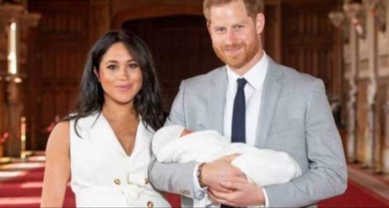 صورة.. الأمير هاري يكشف عن وجه طفله الصغير في يوم الأب