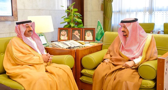 أمير الرياض يستقبل الأمين العام للمنظمة العربية للهلال الأحمر والصليب الأحمر