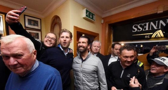 نجلا ترامب يثيران ضجة بليلة صاخبة في حانة إيرلندية