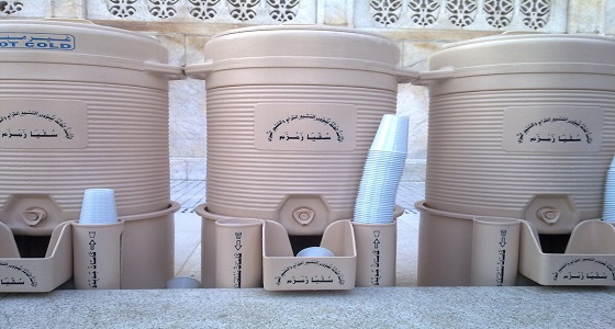 3 ملايين لتر ماء زمزم تروي ظمأ زوار ومعتمري المسجد الحرام بليلة 27 رمضان