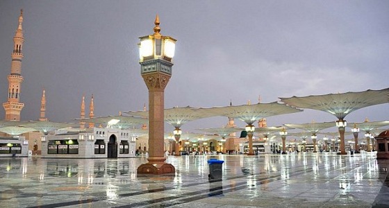 بالفيديو.. هطول امطار شمال المدينة ليلة ختم القرآن