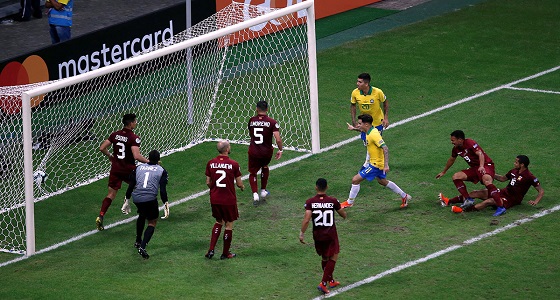 بعد التعادل مع البرازيل.. مدرب فنزويلا يوجه التحية لحكم الفيديو