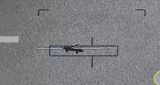 شاهد لحظة إسقاط طائرة إيرانية أطلقها الحوثيين في سماء اليمن