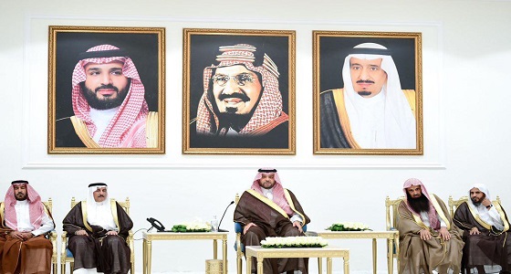 أمير الحدود الشمالية يستقبل المواطنين في جلسته المسائية