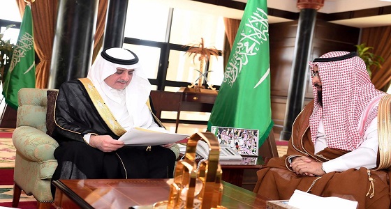 أمير تبوك يطلع على مشروعات المياه بالمنطقة