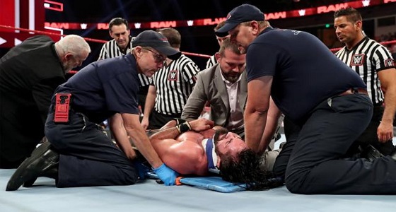 سيث رولينز يتعرض لإصابة قوية قبل عرض WWE في المملكة 