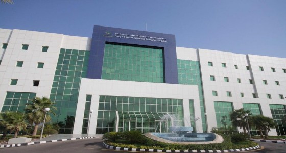 معتمر تركي يتعرض لآلام حادة في الصدر بمطار جدة.. وفريق طبي ينقذه