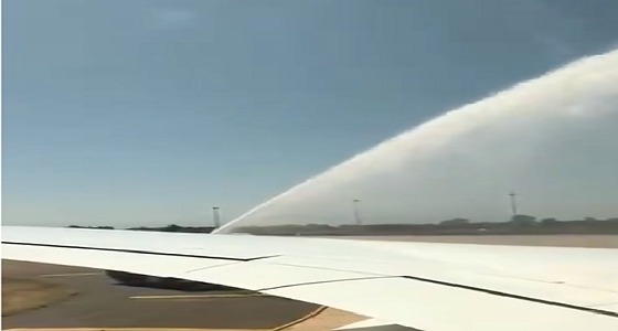 بالفيديو.. احتفال مثير بالمياه بمطار مراكش بعد وصول أول رحلة جوية من جدة