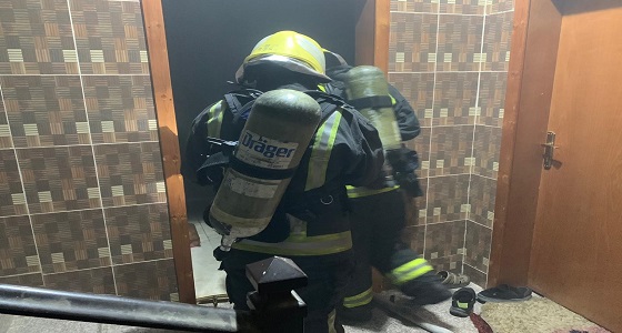 بالصور.. التماس كهربائي يحرق شقة سكنية بأبها