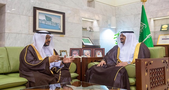 أمير الرياض بالنيابة يستقبل مدير عام الشؤون الصحية بالمنطقة