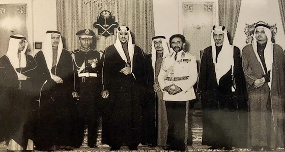 صورة نادرة.. الملك سعود يستقبل الإمبراطور هيلاسيلاسي في قصر الناصرية