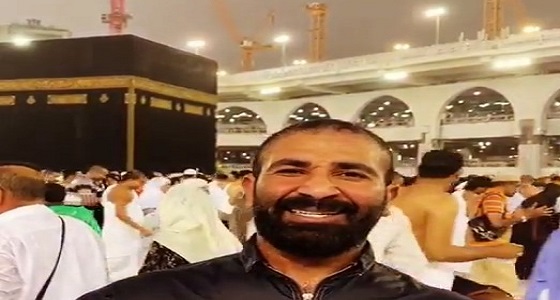 بالفيديو.. أحمد سعد يقدم أدعية دينية أثناء أداء مناسك العمرة