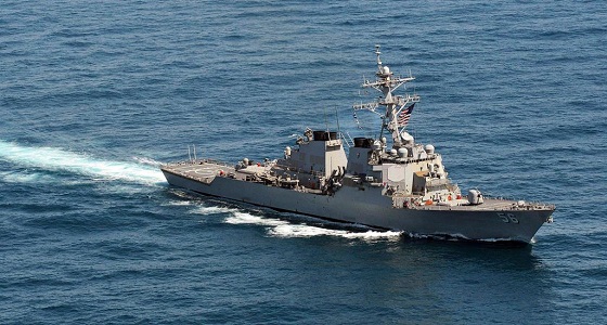 بارجة أمريكية في طريقها لموقع الاعتداء على ناقلات النفط