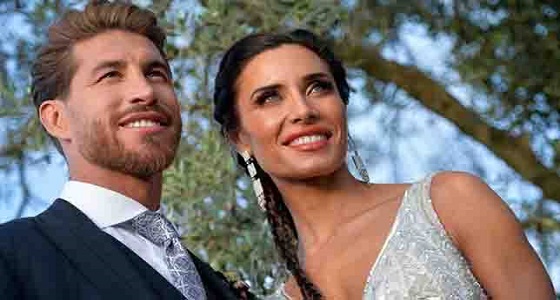 راموس يخطف الأنظار حوله في حفل زفافه.. وزوجته تتألق بإطلالة مثيرة 