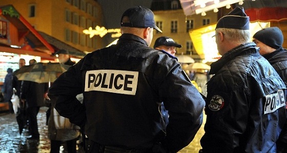 الشرطة الفرنسية تطلق النار على مهاجم وتصيبه في الساق