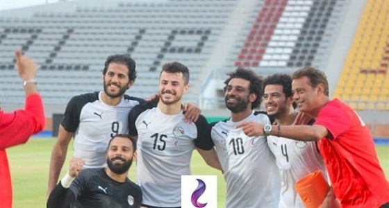 محمد صلاح والنني يظهران مع منتخب مصر في ودية غينيا