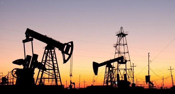 النفط يرتفع أكثر من 2% بعد حادث شحن في خليج عمان