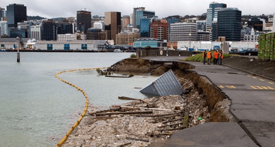 تحذير من حدوث &#8221; تسونامي &#8221; في نيوزيلندا إثر زلزال عنيف بقوة 7,4 درجات