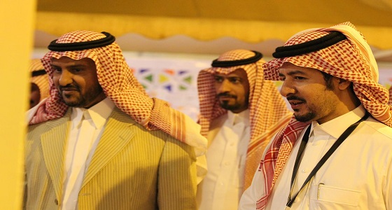 بالصور.. الأمير بندر بن سلمان يزور معرض انامل
