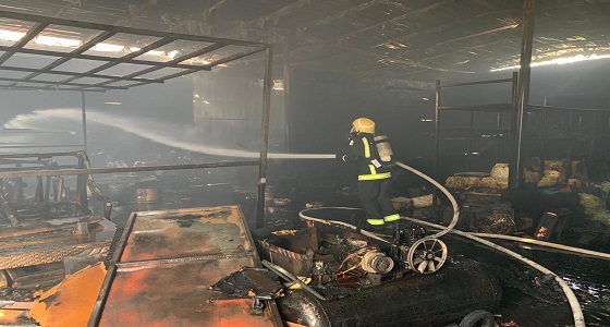 اندلاع حريق في مستودع اسفنج وأخشاب بنجران