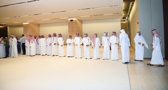 مركز الملك عبد العزيز للحوار الوطني يعايد منسوبيه بمناسبة عيد الفطر