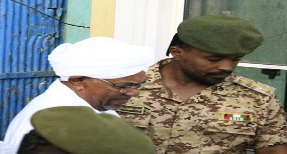 البشير يتبرأ من قتل المتظاهرين ويؤكد ” تلقيت تقارير أمنية مغلوطة “