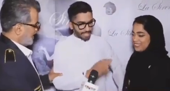 بالفيديو.. أحمد خميس يغار على مشاعل الشحي ويرفض وقوفها بجانب مذيع