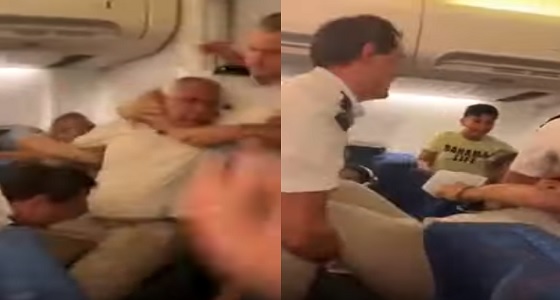 بالفيديو.. اعتداء عنيف على مصري وزوجته داخل طائرة برومانيا