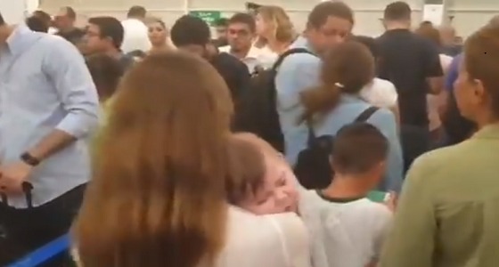 بالفيديو.. نانسي تنتقد مطار رفيق الحريري بسبب ” الازدحام “